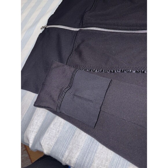 Lululemon Nice Asana Jacket Ruffle Black Womens 8 Full Zip Athleisure Training - Picture 4 of 7